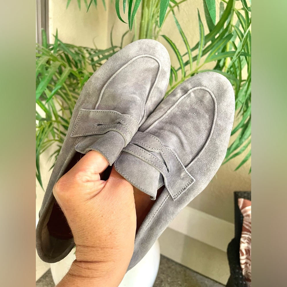 M Gemi made in Italy Suede Loafers in Gray, mark on one shoe, comfy! Fit a 7 too